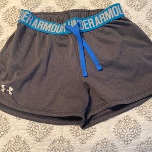 Under Armour kids grey short, size youth medium